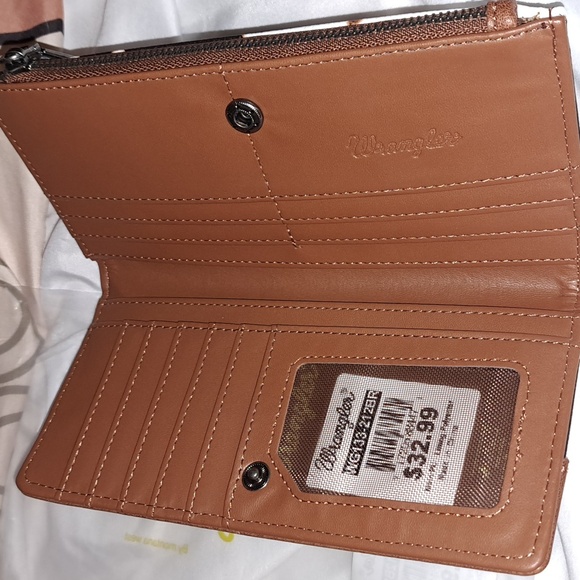 Wrangler Brown and White Cowhide Wallet - Picture 3 of 4